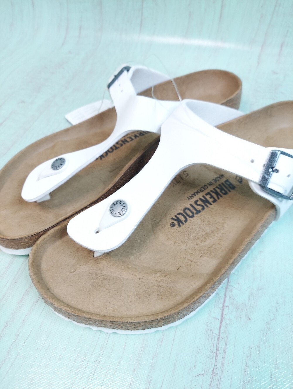 Birkenstock White Gizeh Sandals Sz 42 L11/M9 - Picture 9 of 14